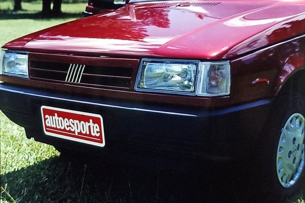 Comparativo de 1994: Chevrolet Corsa Wind x Fiat Uno Mille ELX