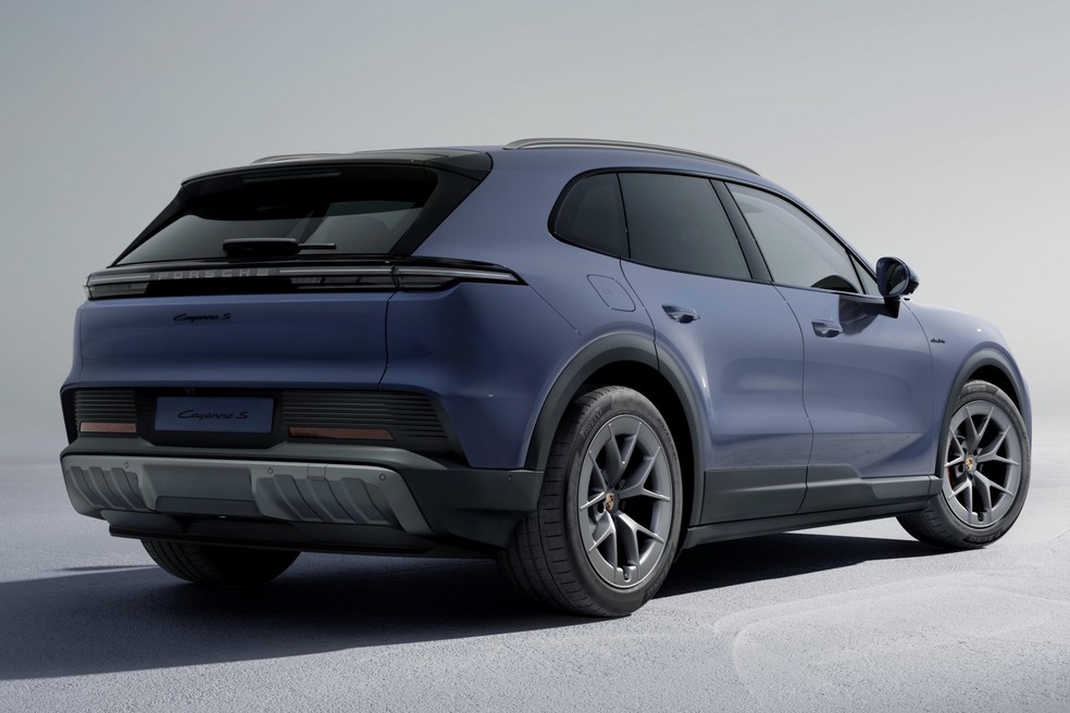 Novo Porsche Cayenne Electric S acelera de 0 a 100 km/h em 3,8 segundos — Foto: Divulgação