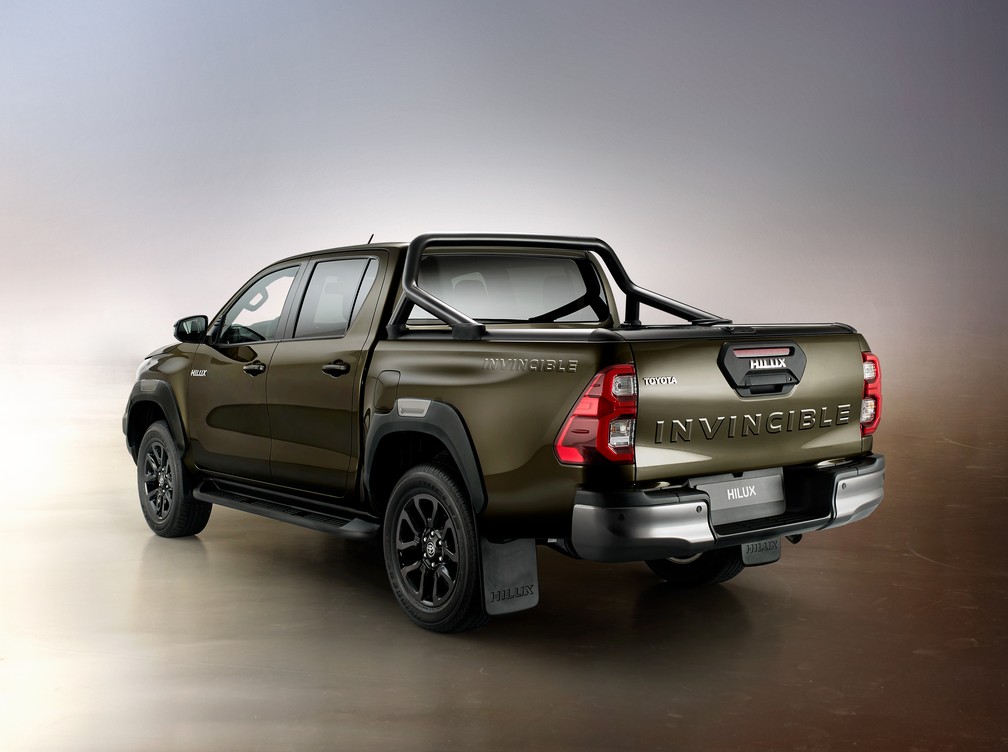 Traseira da nova Toyota Hilux — Foto: Divulgação