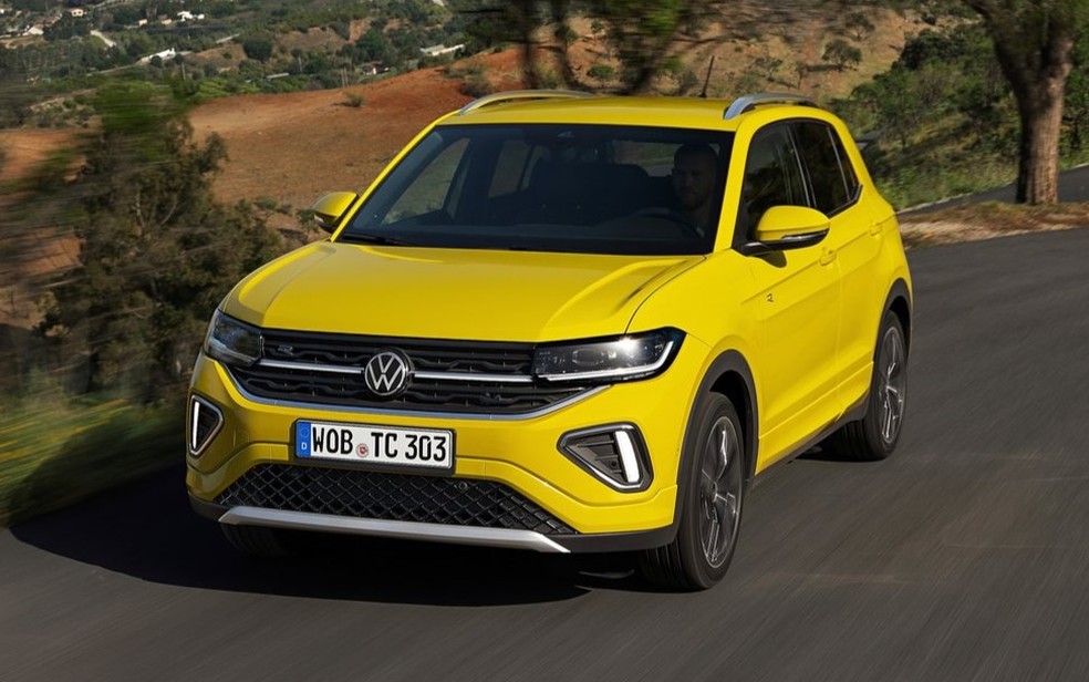 Novo Volkswagen T-Cross ficará mais parecido com Taos, mas deverá manter os motores  — Foto: Divulgação