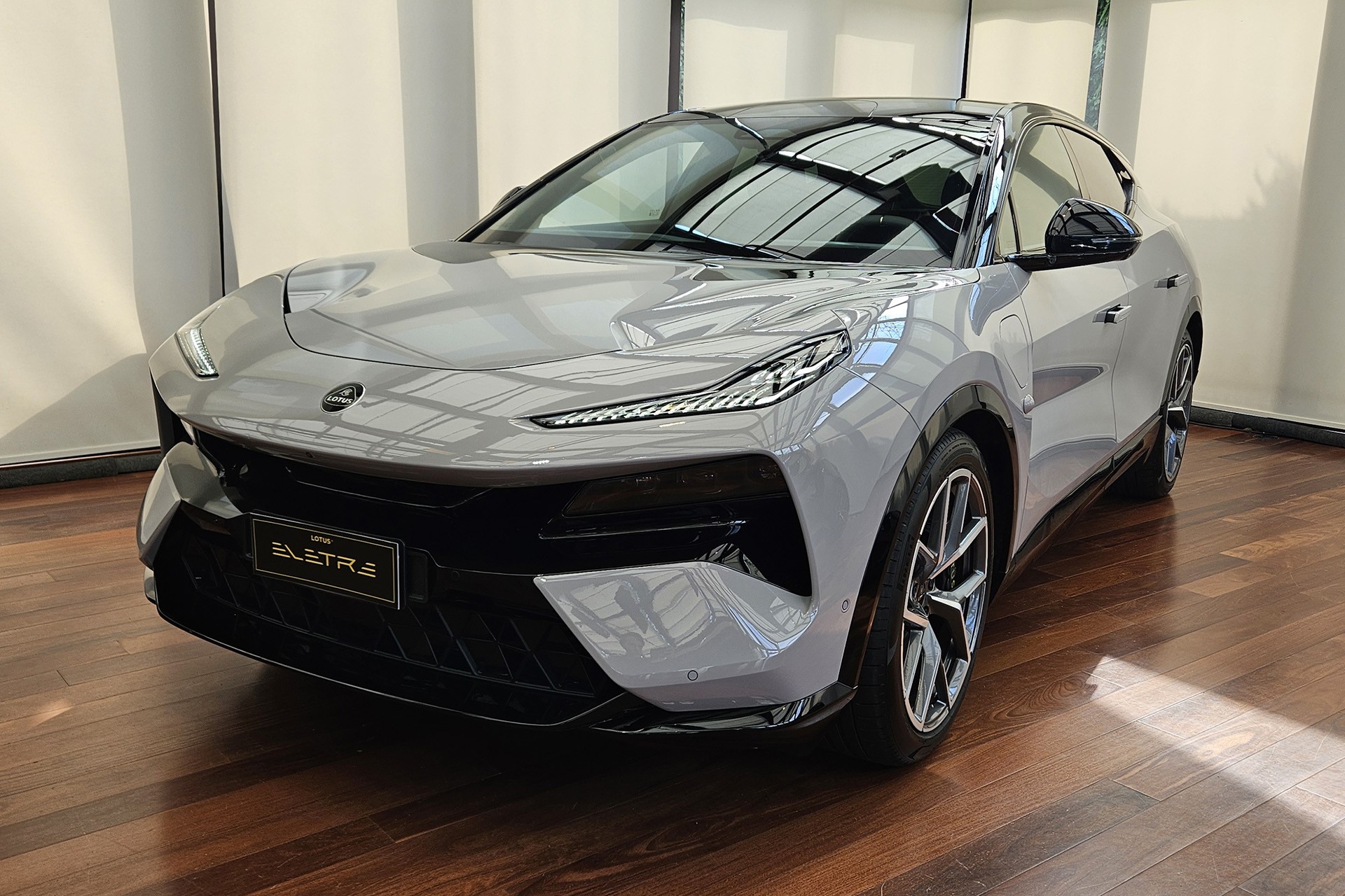 Lotus: marca da 1ª vitória de Senna na F1 chega ao Brasil; conheça carros