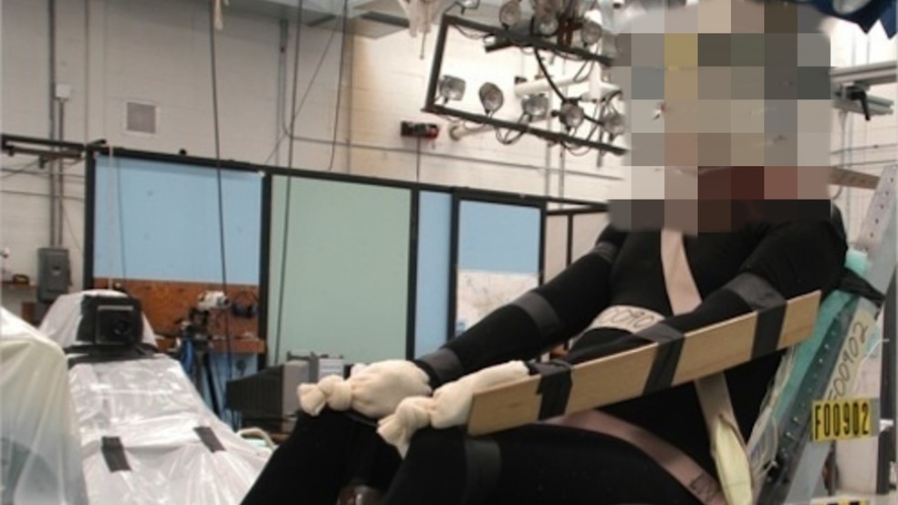 Os corpos usados nos testes são cobertos em sinal de respeito e atendem a rigorosos protocolos de ética médica — Foto: Divulgação