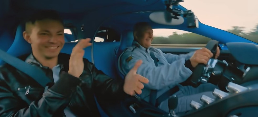 Milionário tcheco comemora ao atingir 414 km/h em seu Bugatti Chiron — Foto: Reprodução/Youtube
