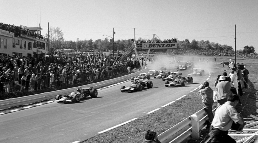 Veja como os motores evoluíram dos grandes 4.5 até os híbridos — Foto: Sutton Images