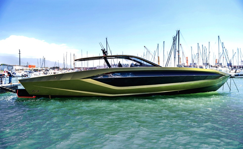 iate da Lamborghini traz várias referências históricas da fabricante — Foto: Divulgação 
