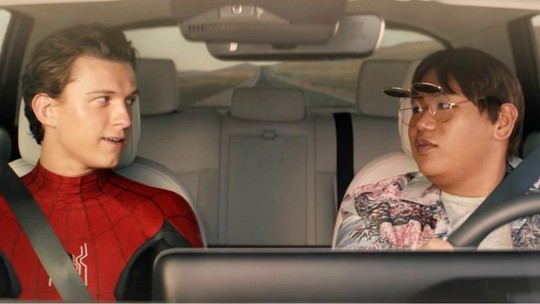 Homem-Aranha troca Audi por Hyundai e pega carona em carro elétrico no novo filme da Marvel
