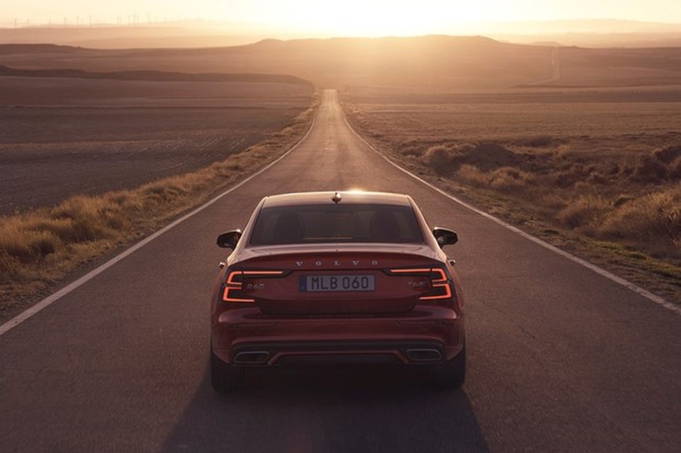 New Volvo S60 R-design (Foto: Divulgação) — Foto: Auto Esporte
