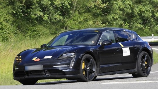 Flagra: Porsche Taycan Cross Turismo é a perua para agradar a família e ambientalistas