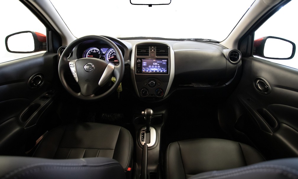 Nissan Versa V-Drive — Foto: Divulgação