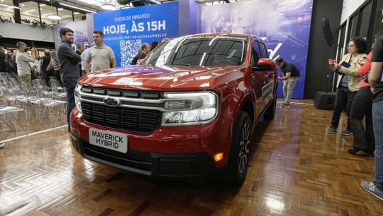 Ford Maverick híbrida estreia em março do ano que vem, mas já está no Brasil