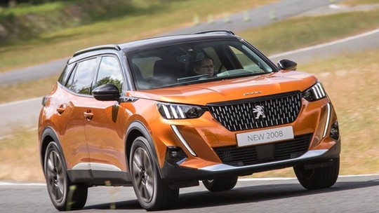 Novo Peugeot 2008 aparece no Brasil em versões topo de linha e pé-de-boi

