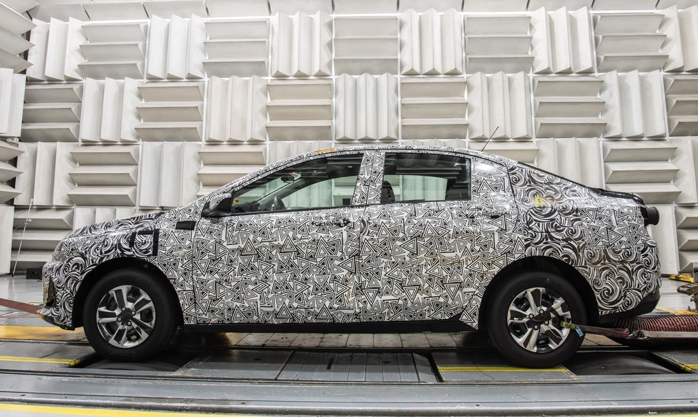 Com estrutura chinesa, modelo terá acabamento, motorizações e versões locais — Foto: Divulgação/Chevrolet