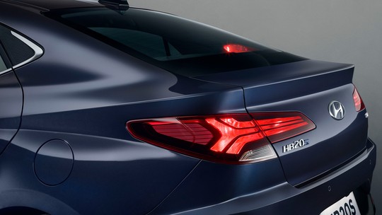 Hyundai divulga primeiras imagens do novo HB20S, a versão sedã do HB20