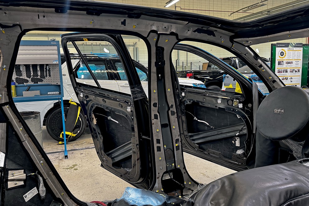 Para iniciar a blindagem, a blindadora precisa comunicar o Exército Brasileiro — Foto: André Paixão/Auto News Brasil