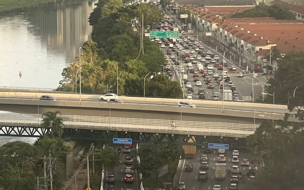 Não respeitar os horários do rodízio de veículos na capital paulista é considerado infração média — Foto: Auto News Brasil/Vitória Drehmer