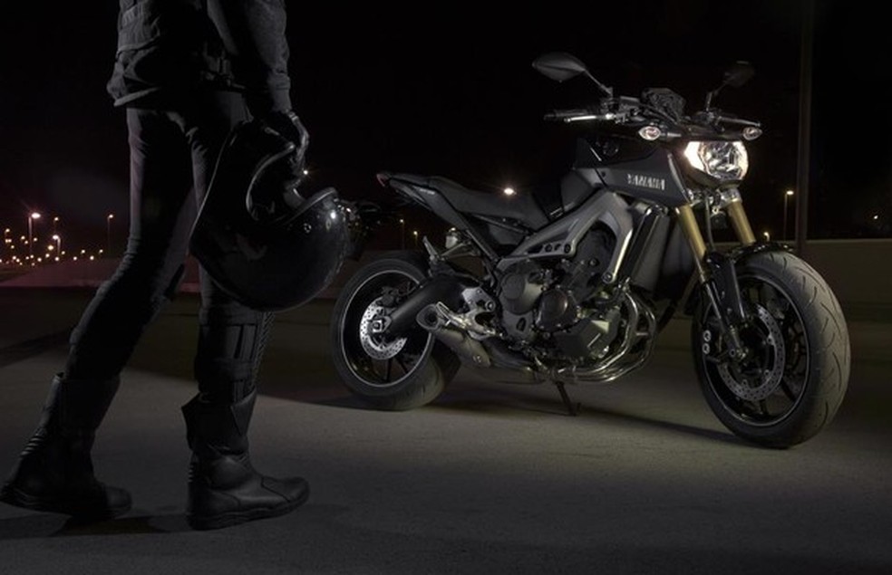A naked Yamaha MT-09 tem 115 cv de potência máxima a 10.000 rpm — Foto: Divulgação