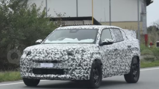Flagra: novo Fiat Fastback terá cara de Panda e base de Citroën Basalt Flagra: novo Fiat Fastback terá cara de Panda e base de Citroën Basalt