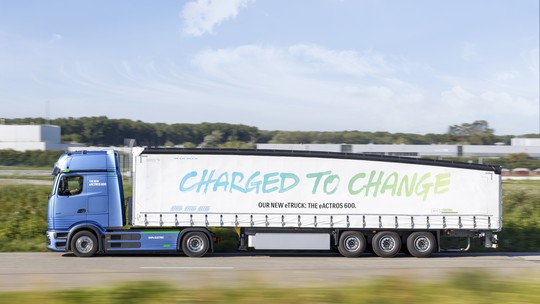 Mercedes-Benz aposta em caminhão elétrico e estuda flex com diesel e etanol