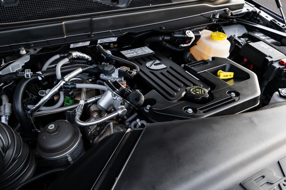 Motor 6.7 da Cummins tem 436 cv de potência e 149 kgfm de torque — Foto: Divulgação