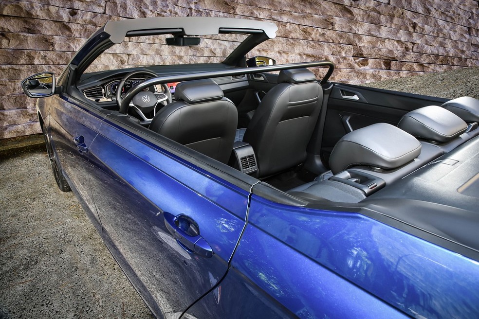 VW Brasilia Interior