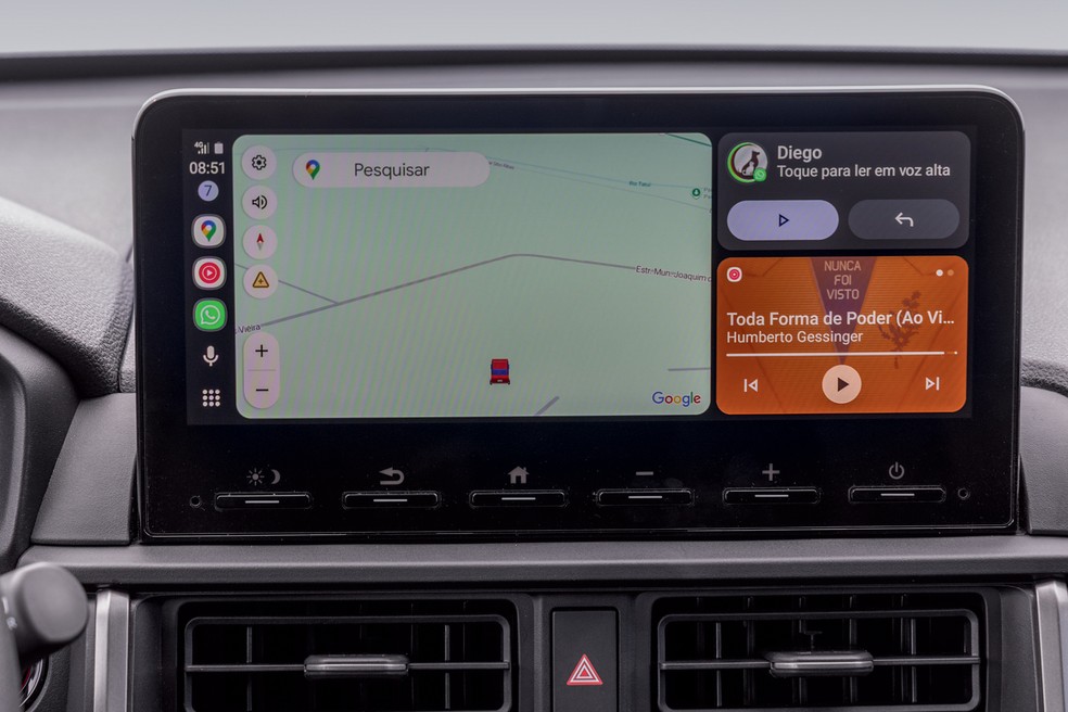 Central multimídia de 10” oferece Apple CarPlay e Android Auto sem fio — Foto: Renato Durães/Auto News Brasil