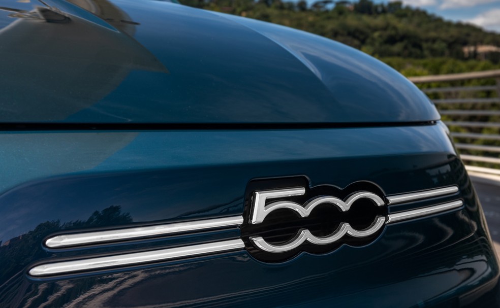 Grade do novo 500e é coberta e não traz o logo da Fiat pela primeira vez — Foto: Divulgação