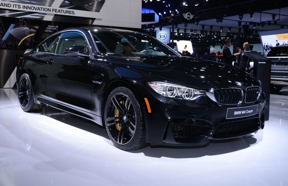 Com estreia certa no Brasil, novo BMW M4 Coupé surge em Detroit