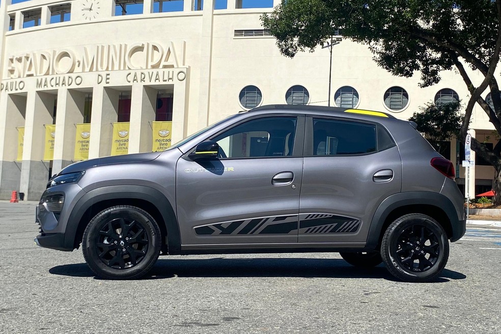 Renault Kwid é muito prático para estacionar porque só tem 3,73 m de comprimento — Foto: André Schaun