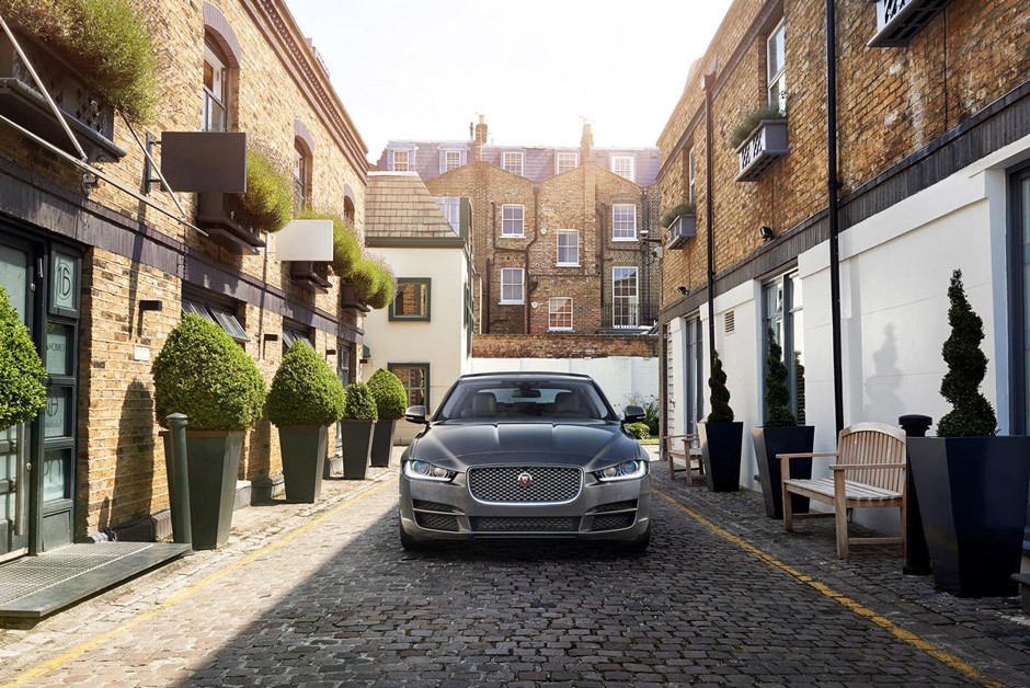 Jaguar XE 2015  