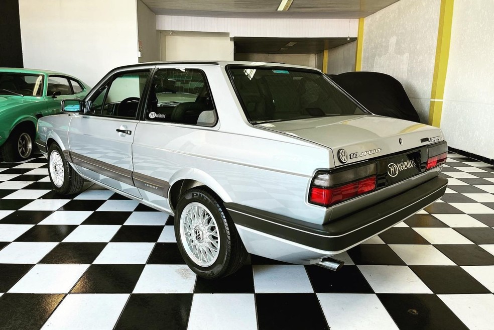 Volkswagen Voyage Sport 1993 tem preço equivalente ao de um Fiat Mobi novo  — Foto: Divulgação/797 veículos