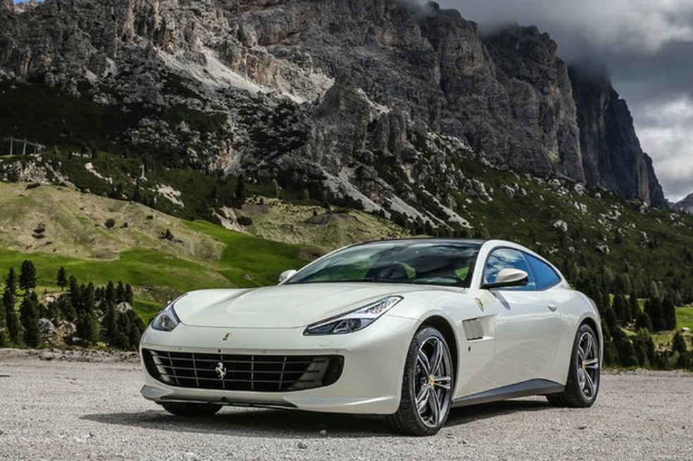 GT4C é a versão evoluída da antiga Ferrari FF (Foto: Divulgação) — Foto: Auto Esporte