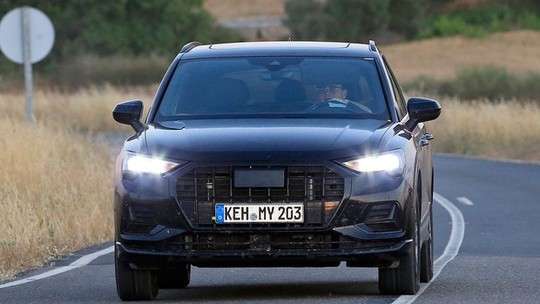 Flagra: novo Audi Q3 é fotografado quase sem disfarces e chega em 2019 ao Brasil 