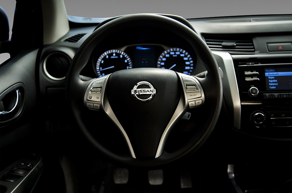 Nissan Frontier NP 300 2016