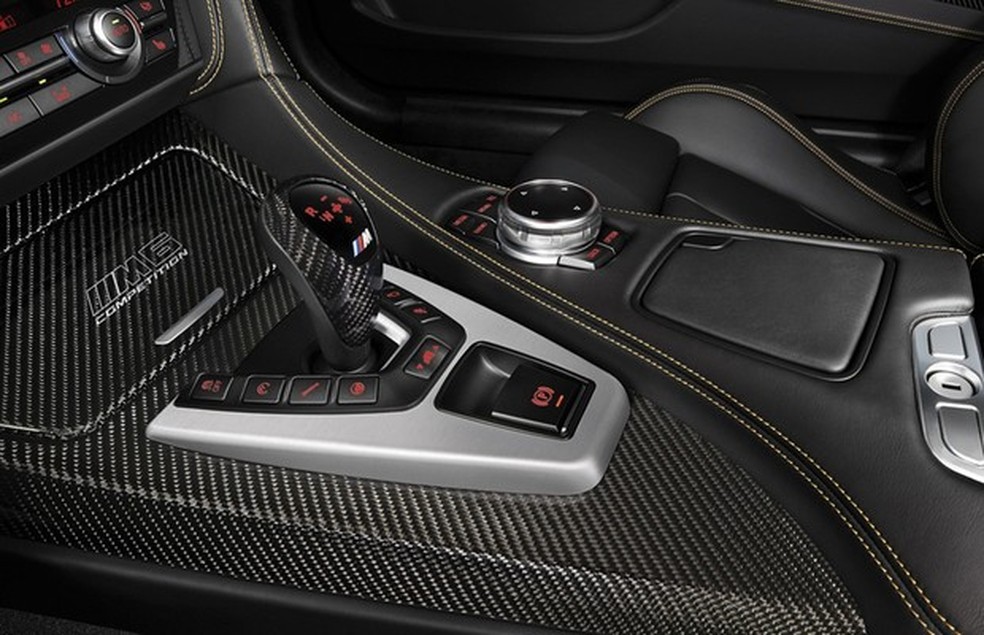 BMW lança edição limitada do M6 Coupé em comemoração ao centenário da marca (Foto: Divulgação) — Foto: Auto Esporte