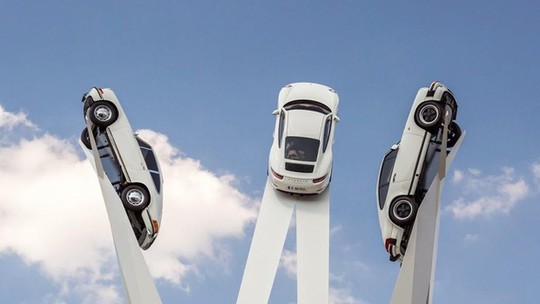 Porsche cria escultura para 911 na Alemanha