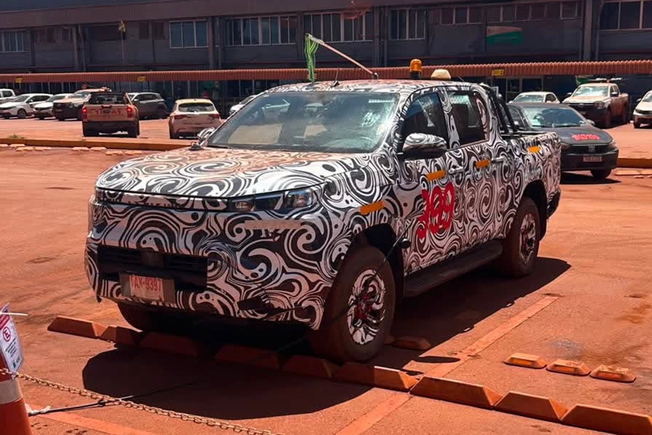 Flagra: nova Toyota Hilux elétrica surge no Brasil antes da estreia em 2027