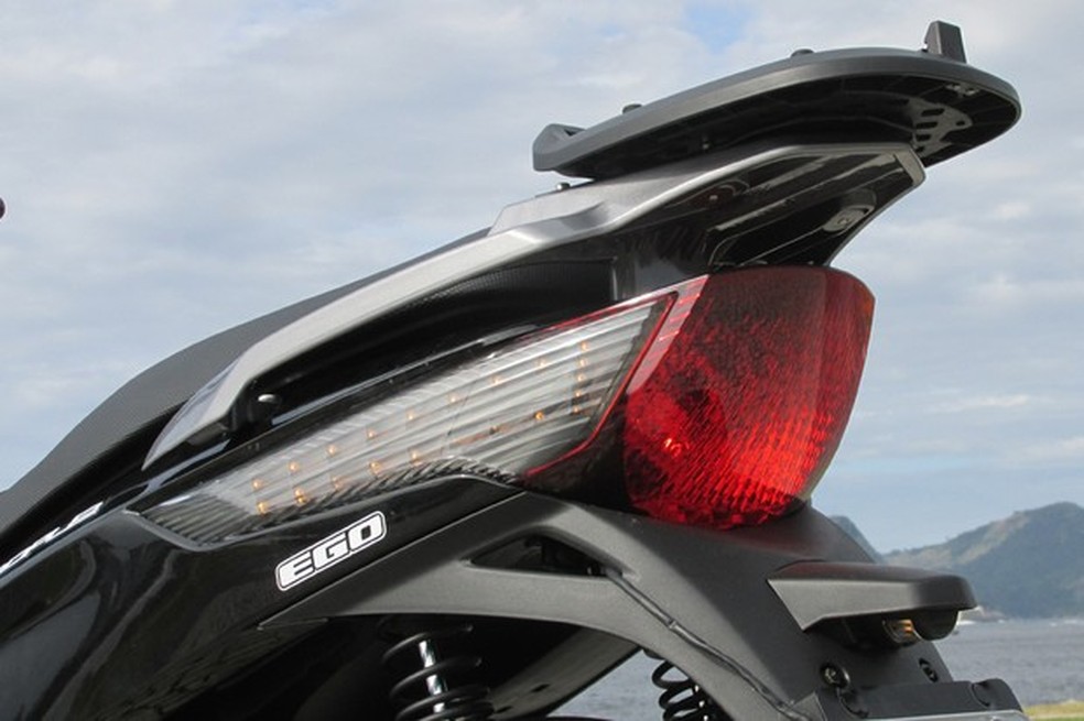 Kymco People GTI 300i (Foto: Roberto Dutra / O 3PWEB) — Foto: Auto Esporte