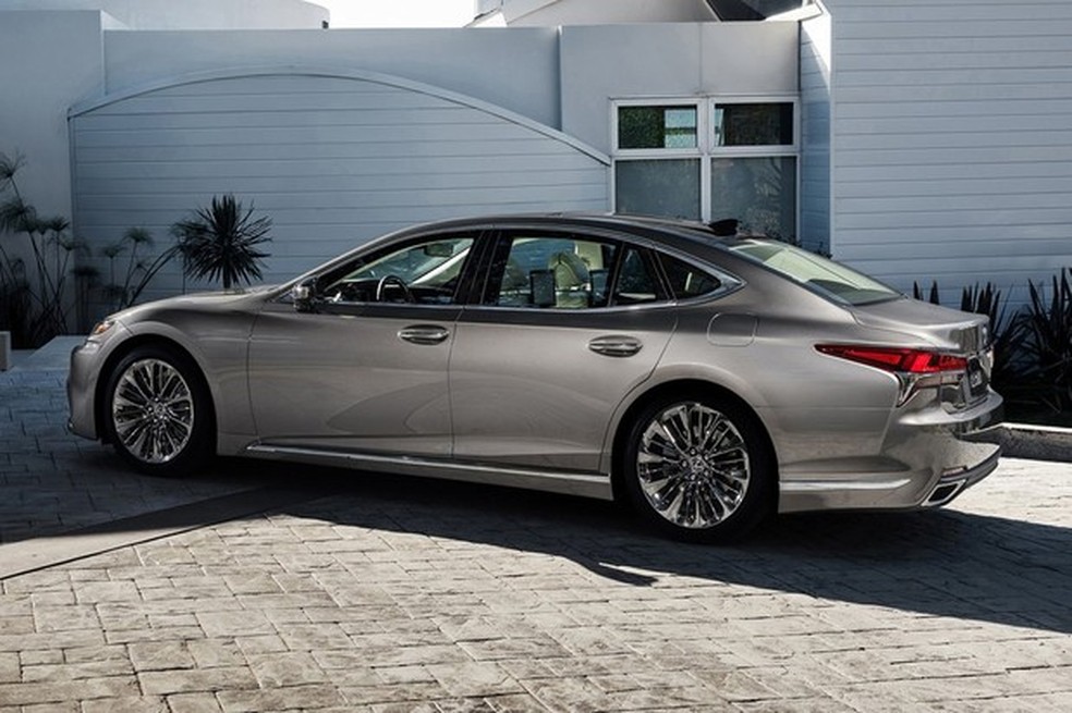 Desenho do LS500 ficou bem mais arrojado na nova geração (Foto: Divulgação) — Foto: Auto Esporte