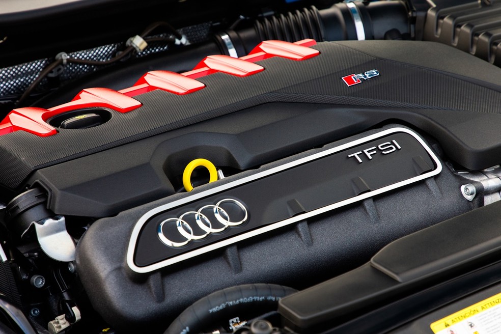 Motor 2.5 de 400 cv já recebeu diversos prêmios na Europa — Foto: Divulgação