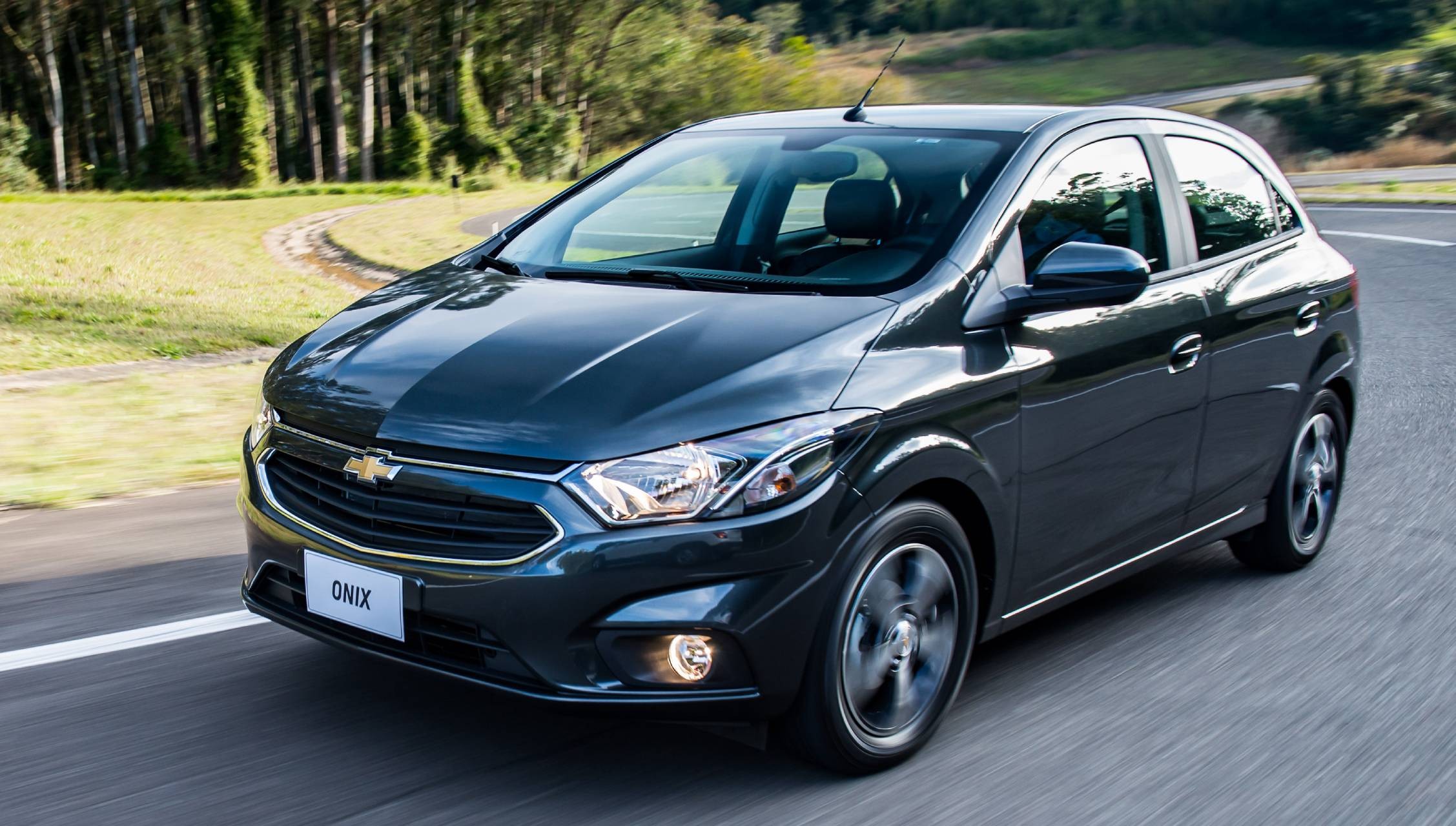 5 carros usados muito econômicos na estrada a partir de R$ 45 mil