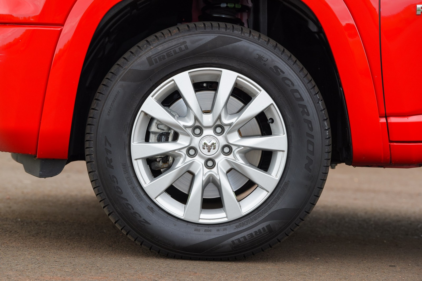 Ram Rampage Big Horn 2026 - Pneu e roda — Foto: autoesporte