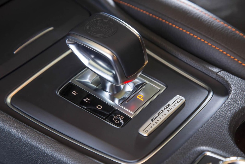 Mercedes CLA 45 AMG OrangeArt Edition
