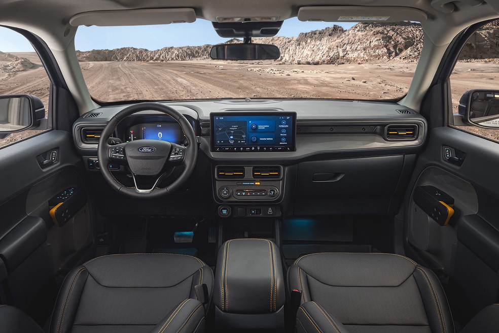 Ford Maverick Tremor tem detalhes internos e costuras também na cor laranja — Foto: Divulgação/Ford