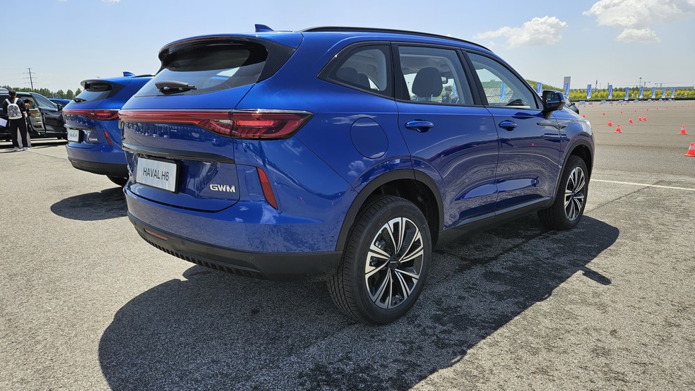 GWM Haval H6 PHEV19 tem previsão de chegada às concessionárias até junho — Foto: Leonardo Felix/Auto News Brasil