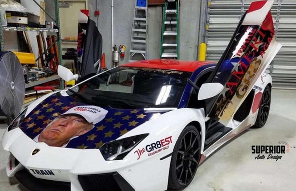 Lamborghini Aventador customizado com o rosto de Donald Trump (Foto: Reprodução/Facebook) — Foto: Auto Esporte