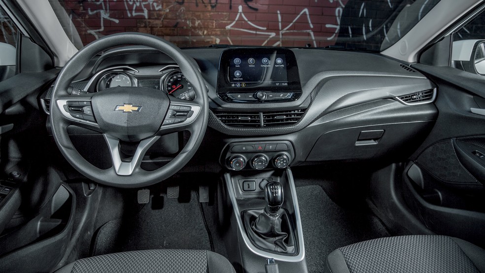 Chevrolet Onix estreia linha 2023 e preços chegam perto dos R$ 110 mil -  07/04/2022 - UOL Carros
