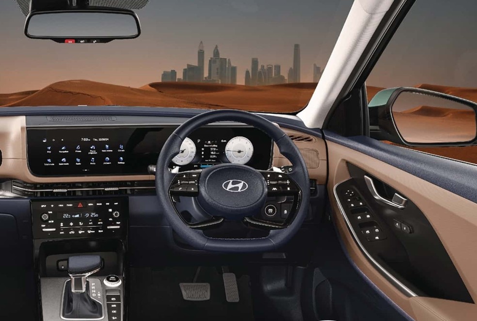 Hyundai Alcazar tem telas conectadas e carregador de celular por indução — Foto: Divulgação