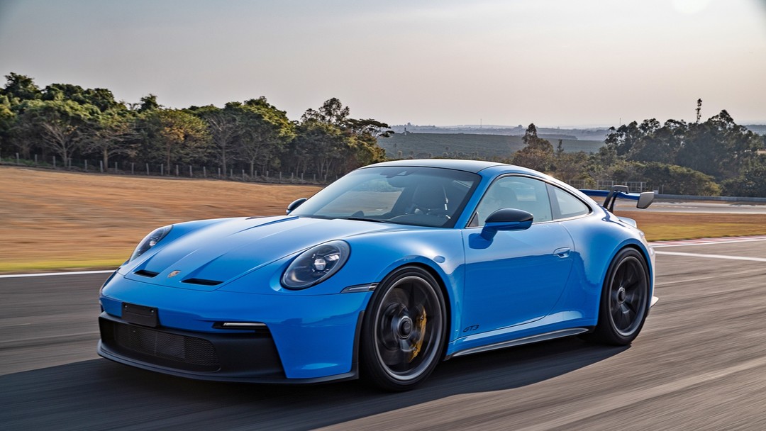 Porsche Panamera renovado estreia em 2023 com atualizações discretas