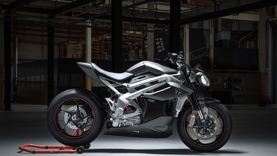 Primeira moto elétrica da Triumph foi desenvolvida em parceria com equipe da Fórmula 1 e tem 174 cv Primeira moto elétrica da Triumph foi desenvolvida em parceria com equipe da Fórmula 1 e tem 174 cv