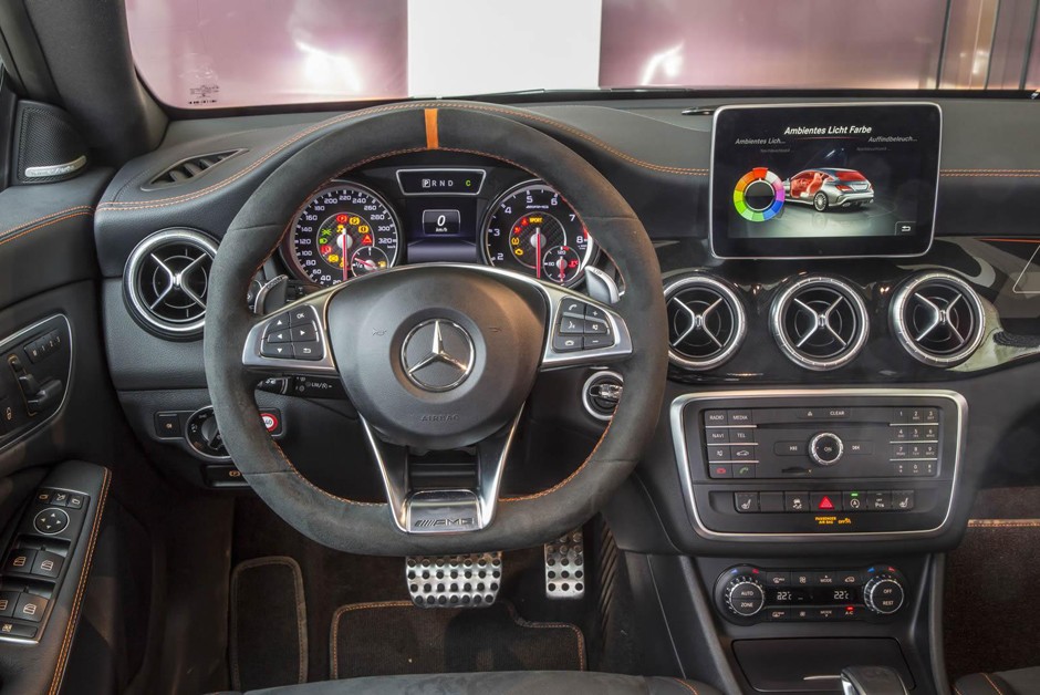 Mercedes CLA 45 AMG OrangeArt Edition